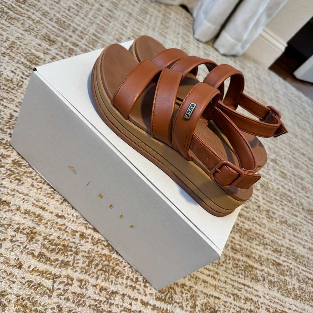 Reef Women's Aura Escape Sandals Size 9 NWB - Picture 4 of 9